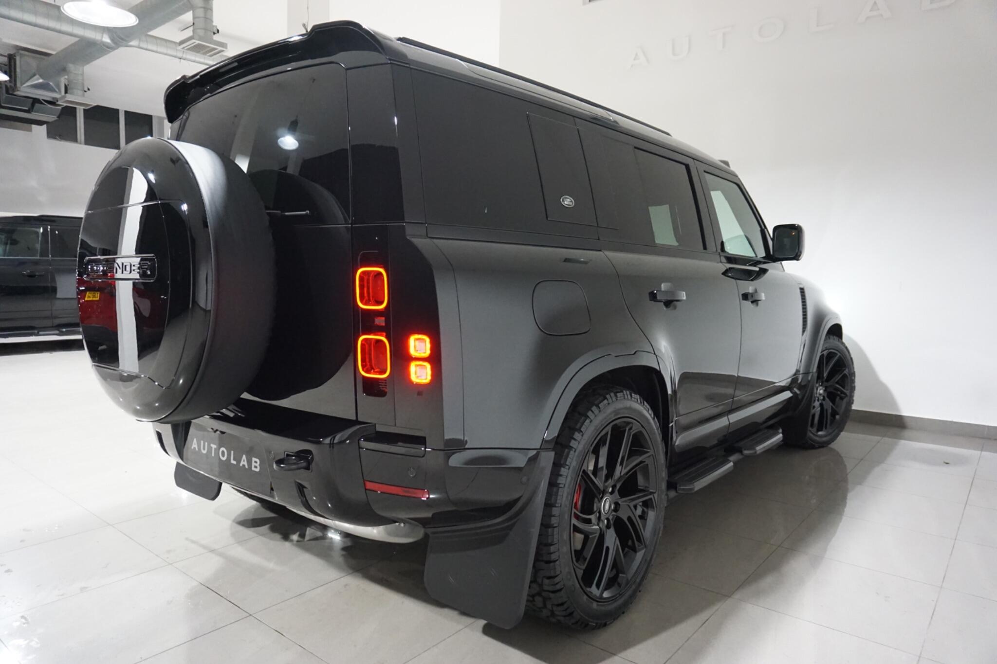 Land Rover Defender 110 3.0 D300 MHEV X-Dynamic HSE Auto 4WD Euro 6 (s/s) 5dr